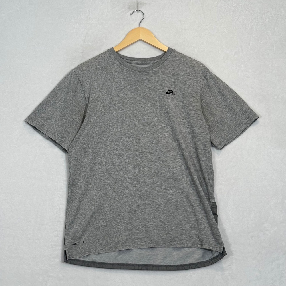 Nike SB Grey Dri-FIT Mixed Material T-Shirt Large